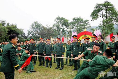 Sư đoàn 324 (Quân khu 4): Sôi nổi hoạt động vui Xuân Bính Ngọ, sẵn sàng chiến đấu cao